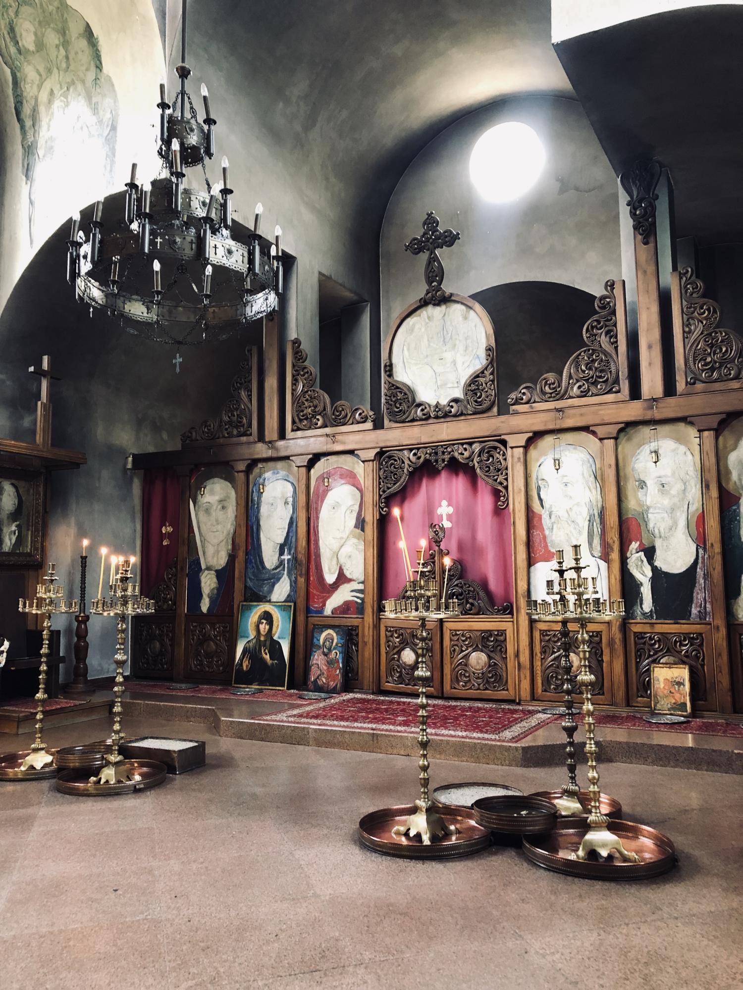 Пещеры, памятник-призрак и деревня Ванги. Что посмотреть в Болгарии, если вы не планируете отдыхать на море