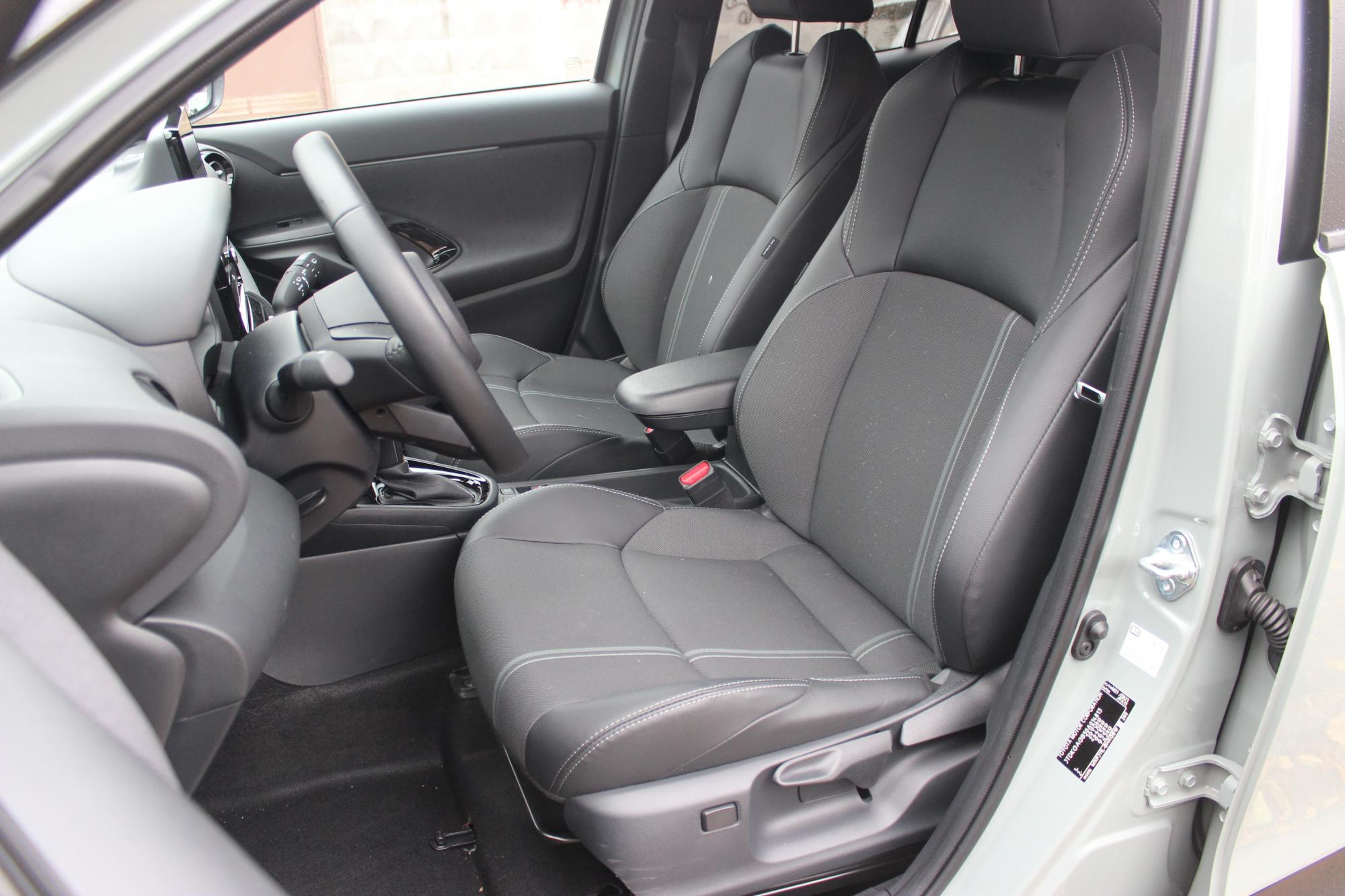 Тест-драйв Toyota Yaris Cross: переваги та недоліки міського кросовера