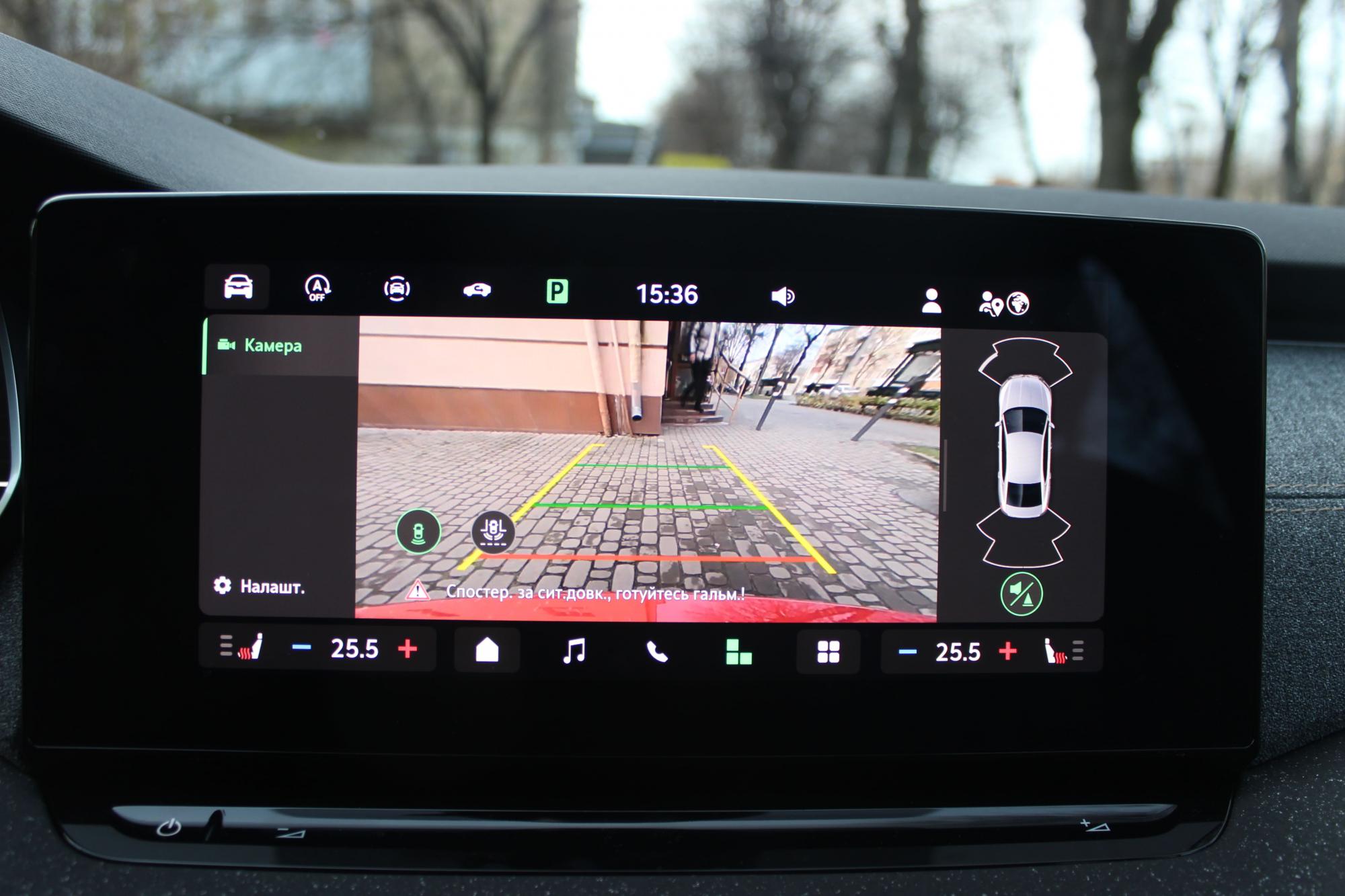 Тест-драйв гібридної Skoda Octavia: переваги та недоліки оновленого ліфтбека