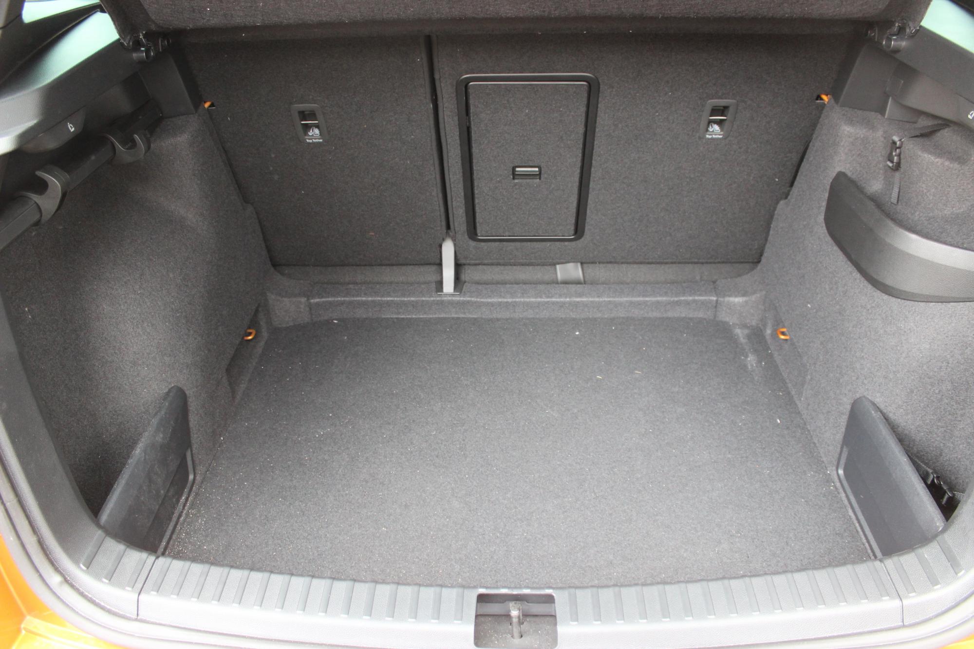 Тест-драйв Skoda Karoq: переваги та недоліки оновленого кросовера