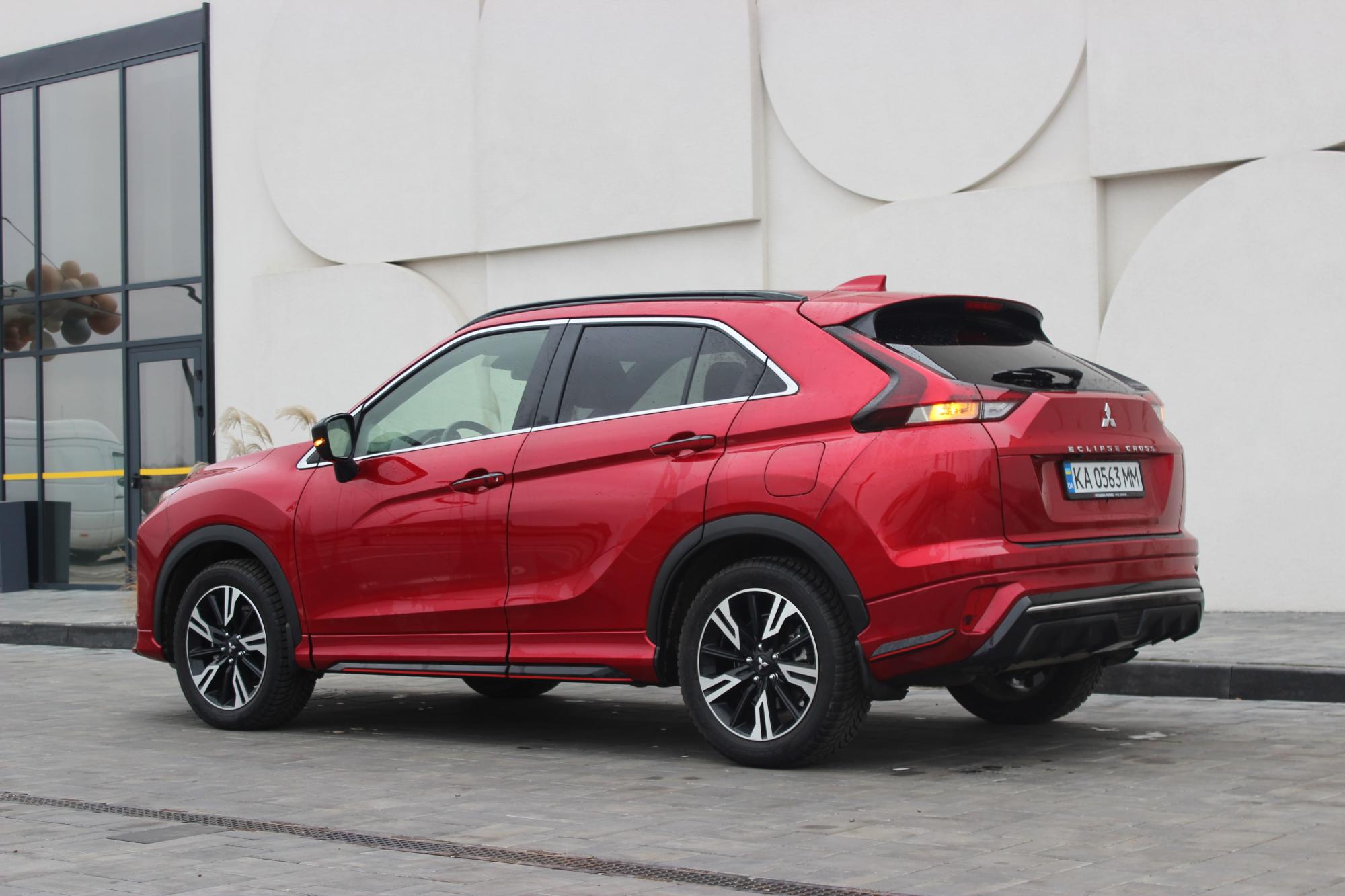 Тест-драйв Mitsubishi Eclipse Cross: переваги та недоліки купеподібного кросовера