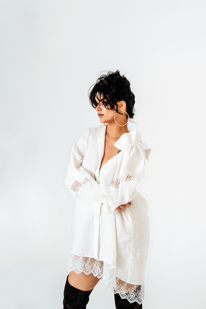 "Зброя в гардеробі". Стилістка пояснила новий тренд у світі моди