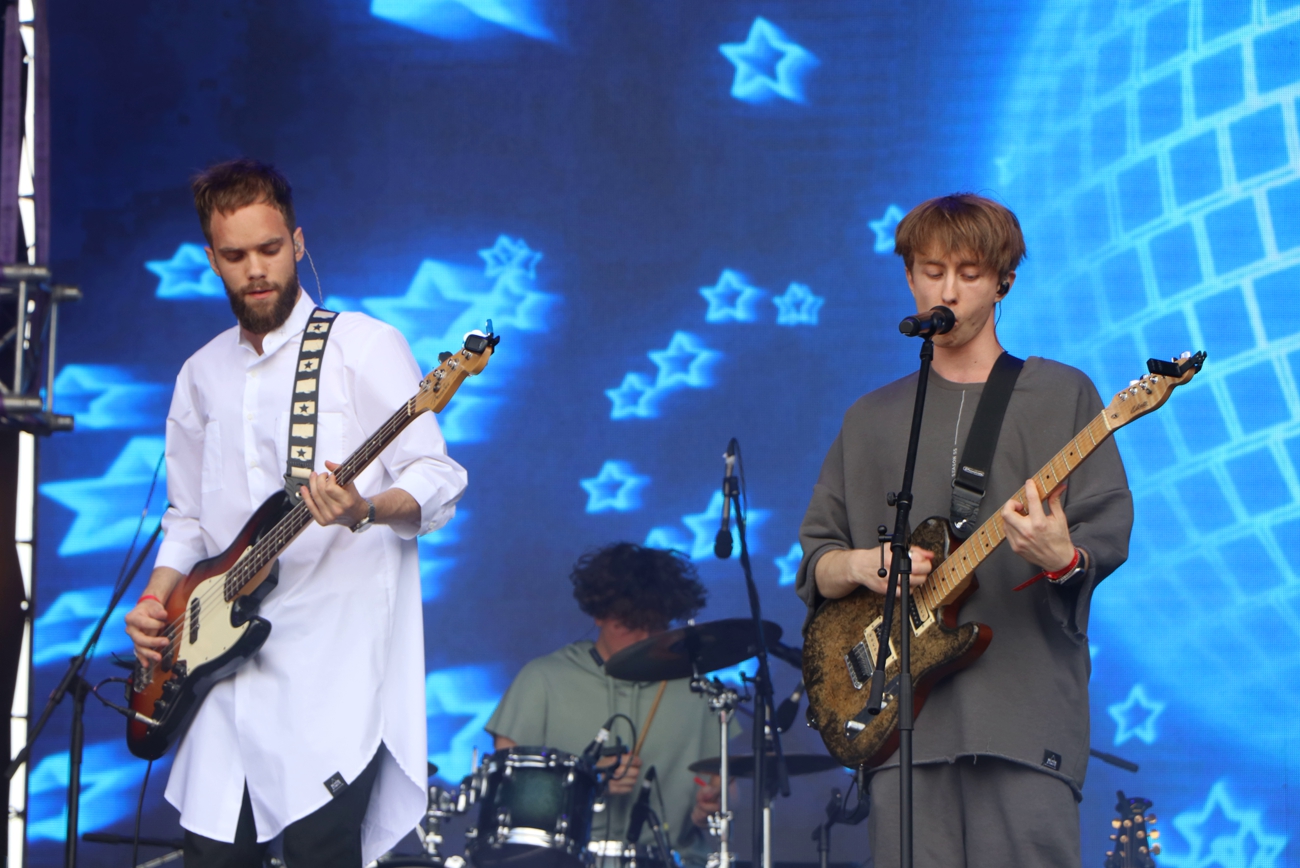 У Дніпрі стартував фестиваль "БezViz": хто запалює глядачів