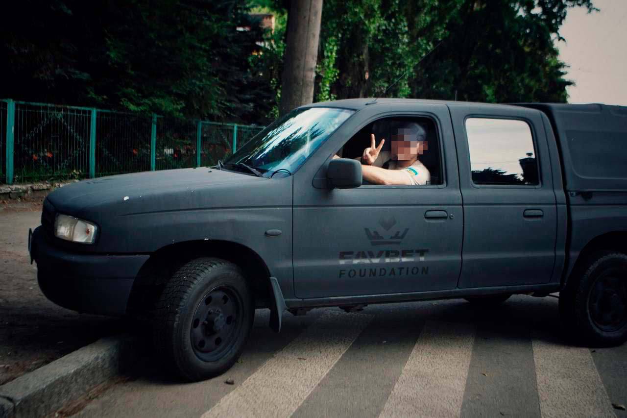 Favbet Foundation передал спецназам ВСУ внедорожник Mazda