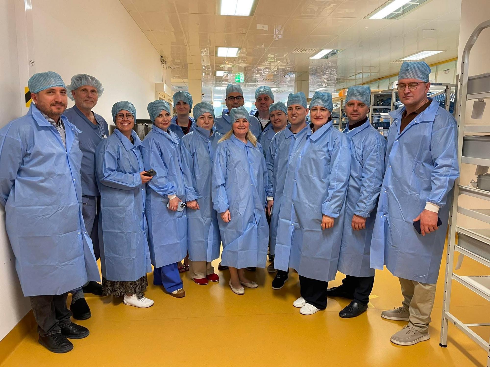 Роботи в коридорах і зарплата від 5 тисяч євро: що найбільше вражає в лікарнях Швеції