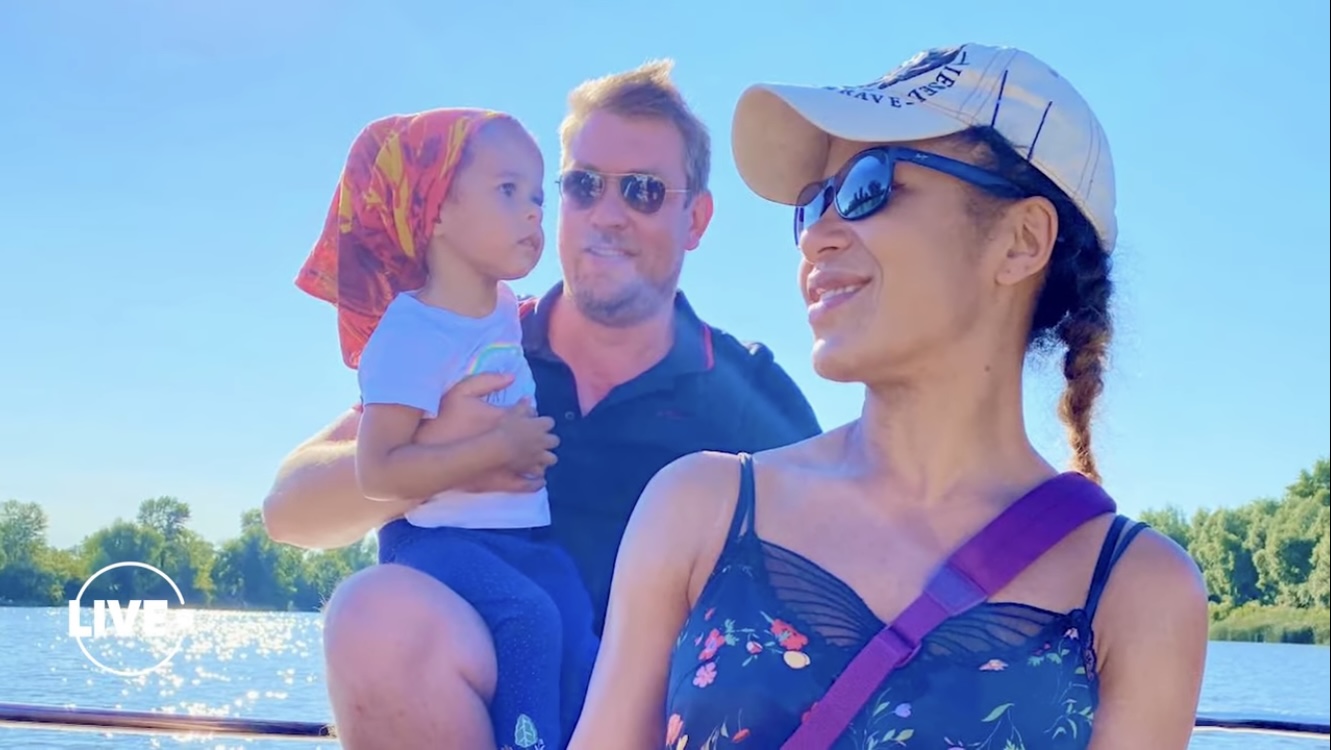 Двухэтажная вилла и собственный Диснейленд: как выглядит имение Гайтаны под Киевом