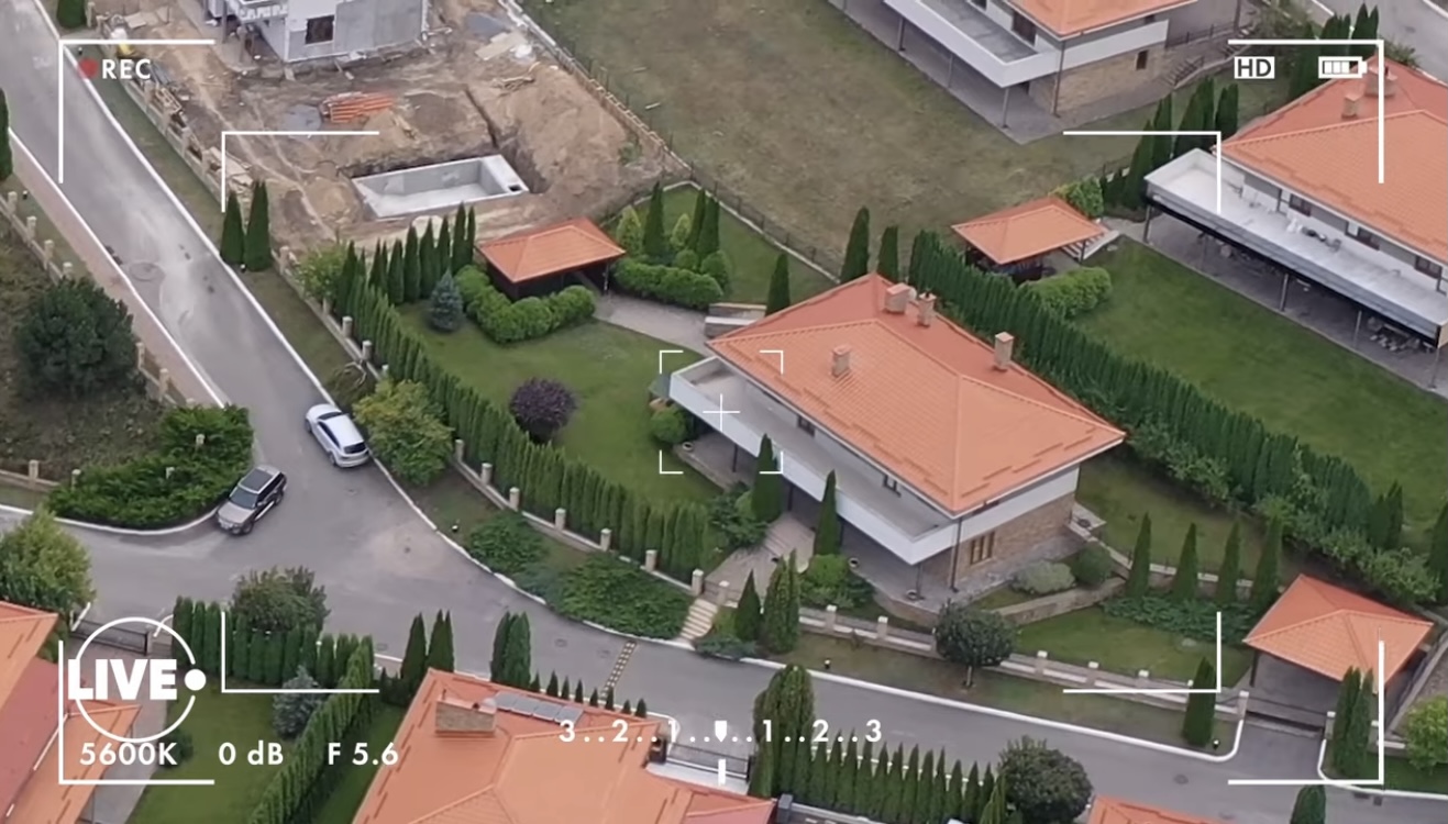 Двухэтажная вилла и собственный Диснейленд: как выглядит имение Гайтаны под Киевом