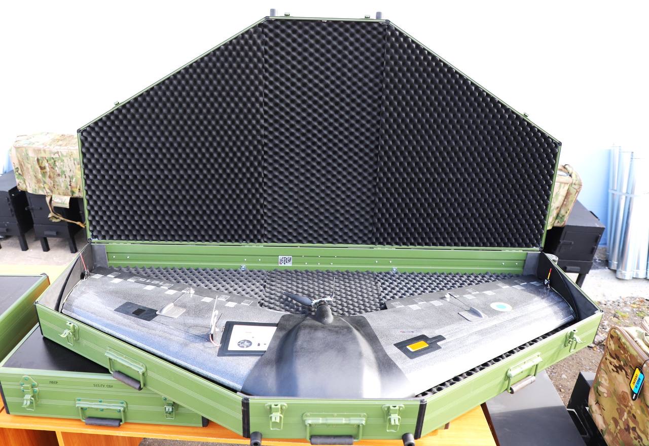 Фонд Мкртчана передав БПЛА, пічки та генератори військовим у Донецькій області