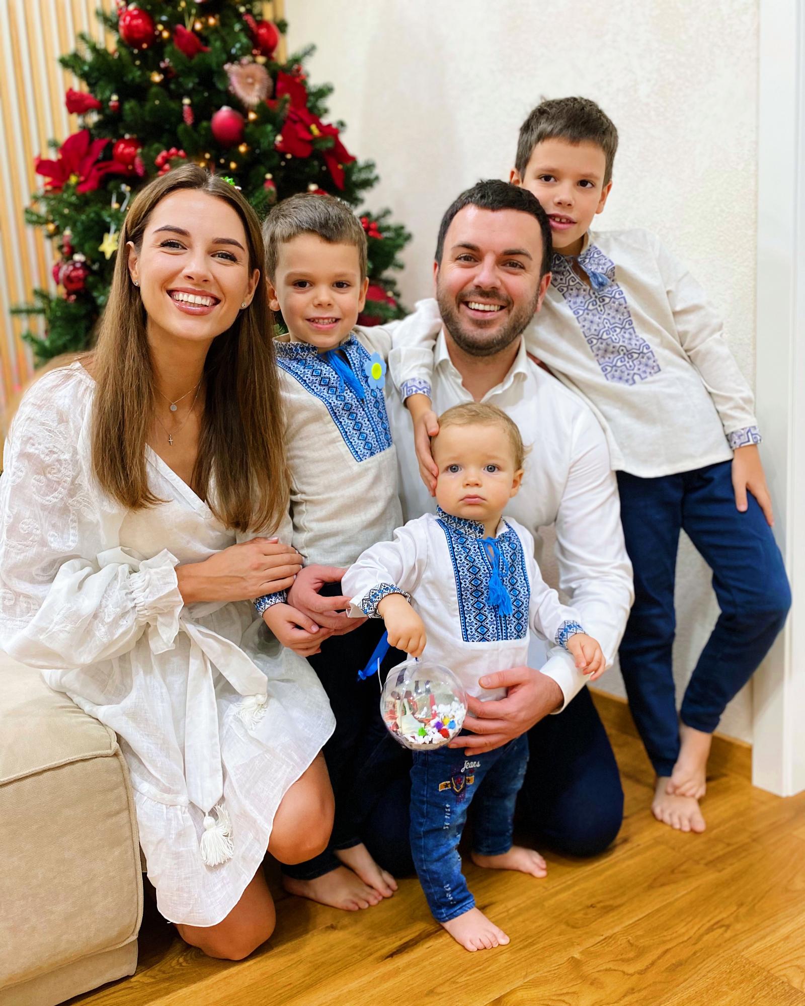 Звезды поздравили украинцев с Днем вышиванки: это наш генетический код, символ и гордость