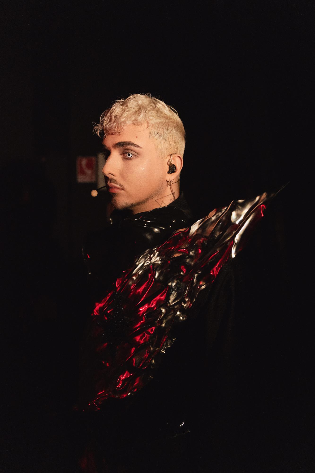 Дует із військовим і несподіваний камео нареченого: MELOVIN дав великий концерт у Києві