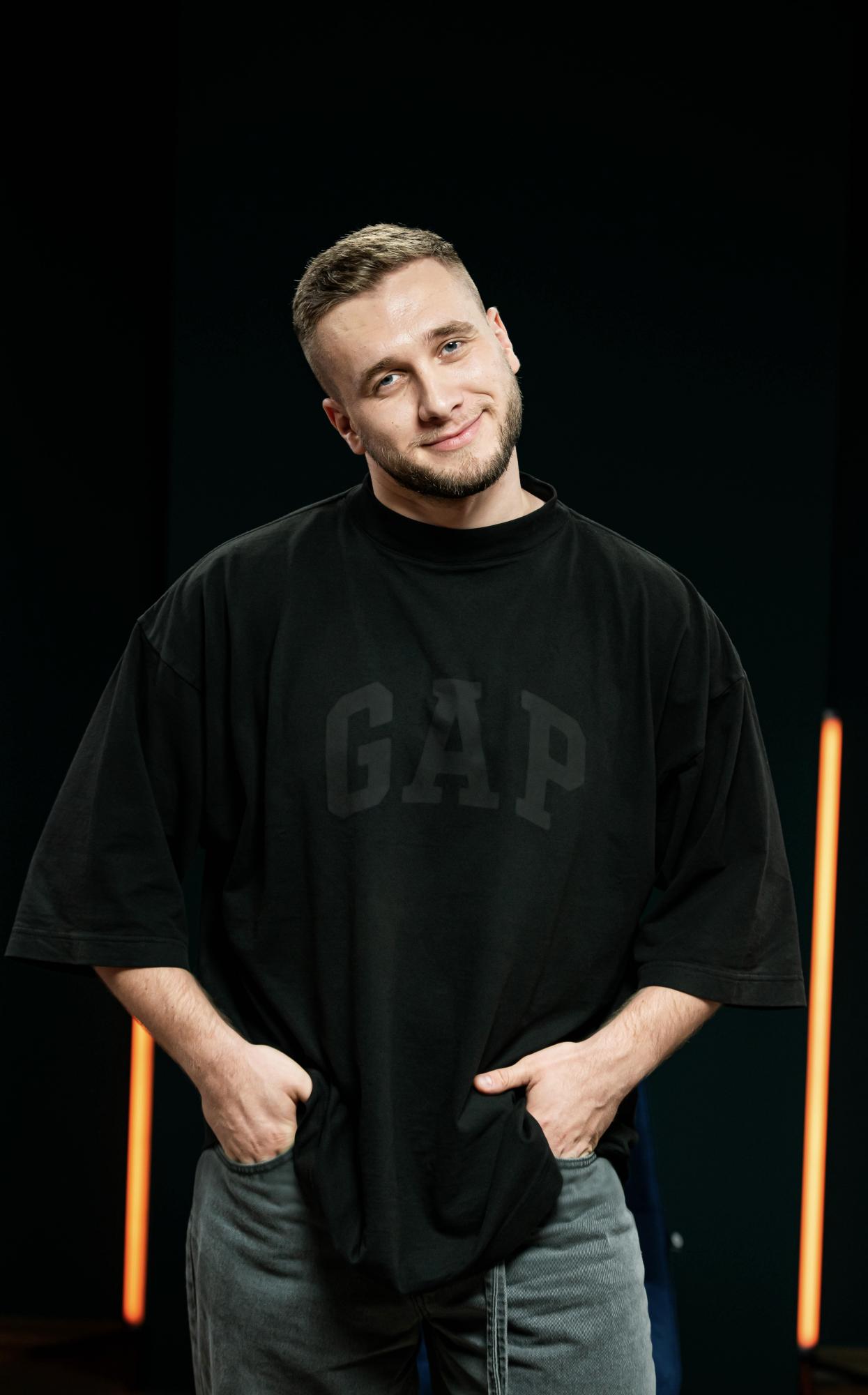 "4 дівчини борються за мою увагу": Тарас Яремій про кохання, спокуси і стендап