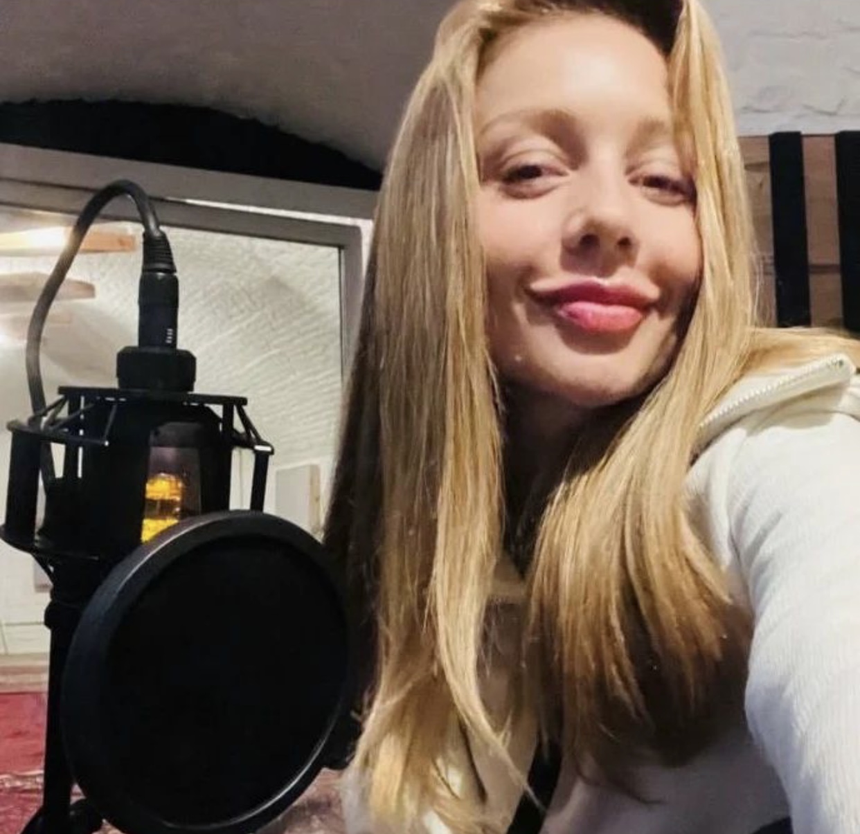 Дивіться, як насправді виглядає Тіна Кароль без макіяжу (фото)