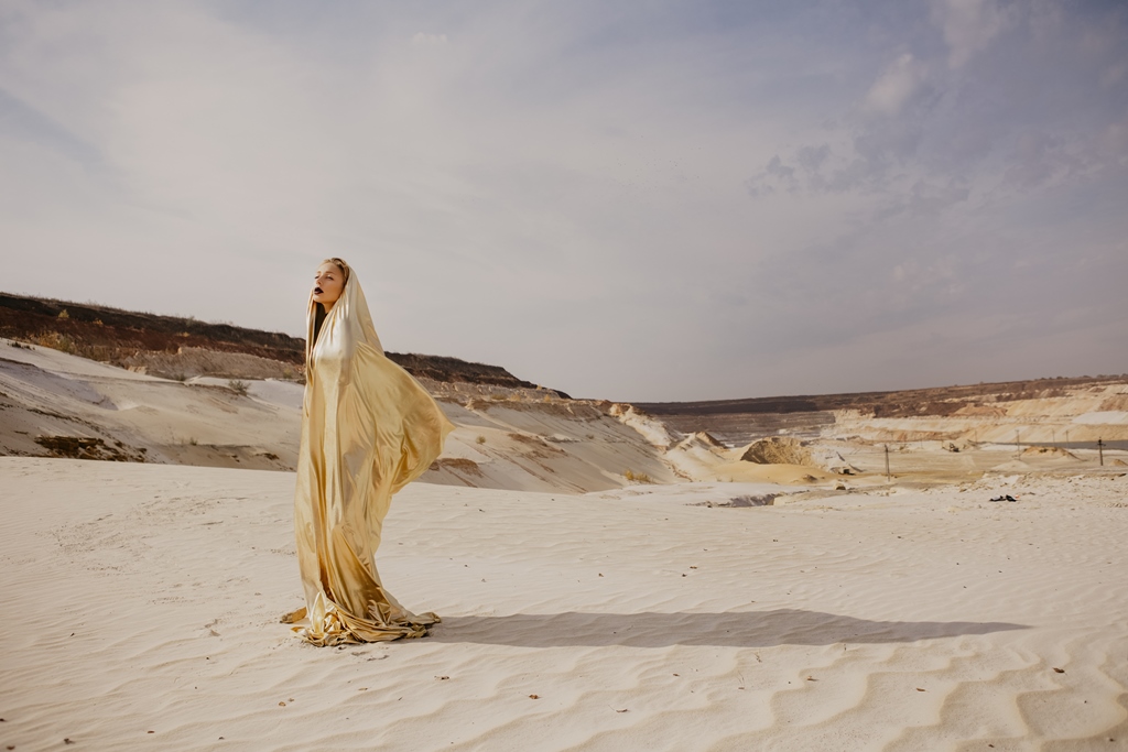 Тіна Кароль вразила "нескореним" образом: неймовірні фото