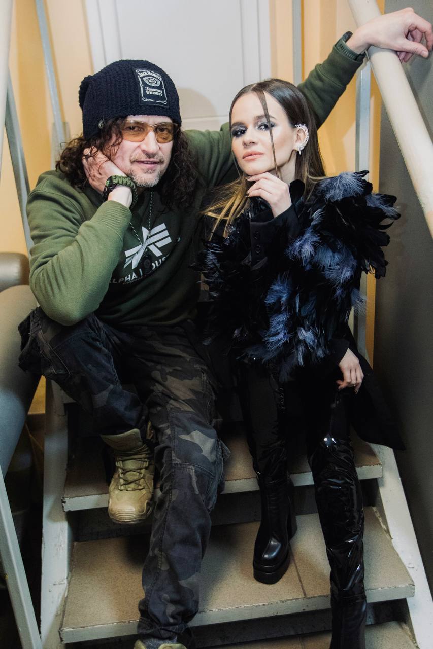 "Притягують, як магніт". Юна українська співачка зізналася, що її тягне до старших чоловіків