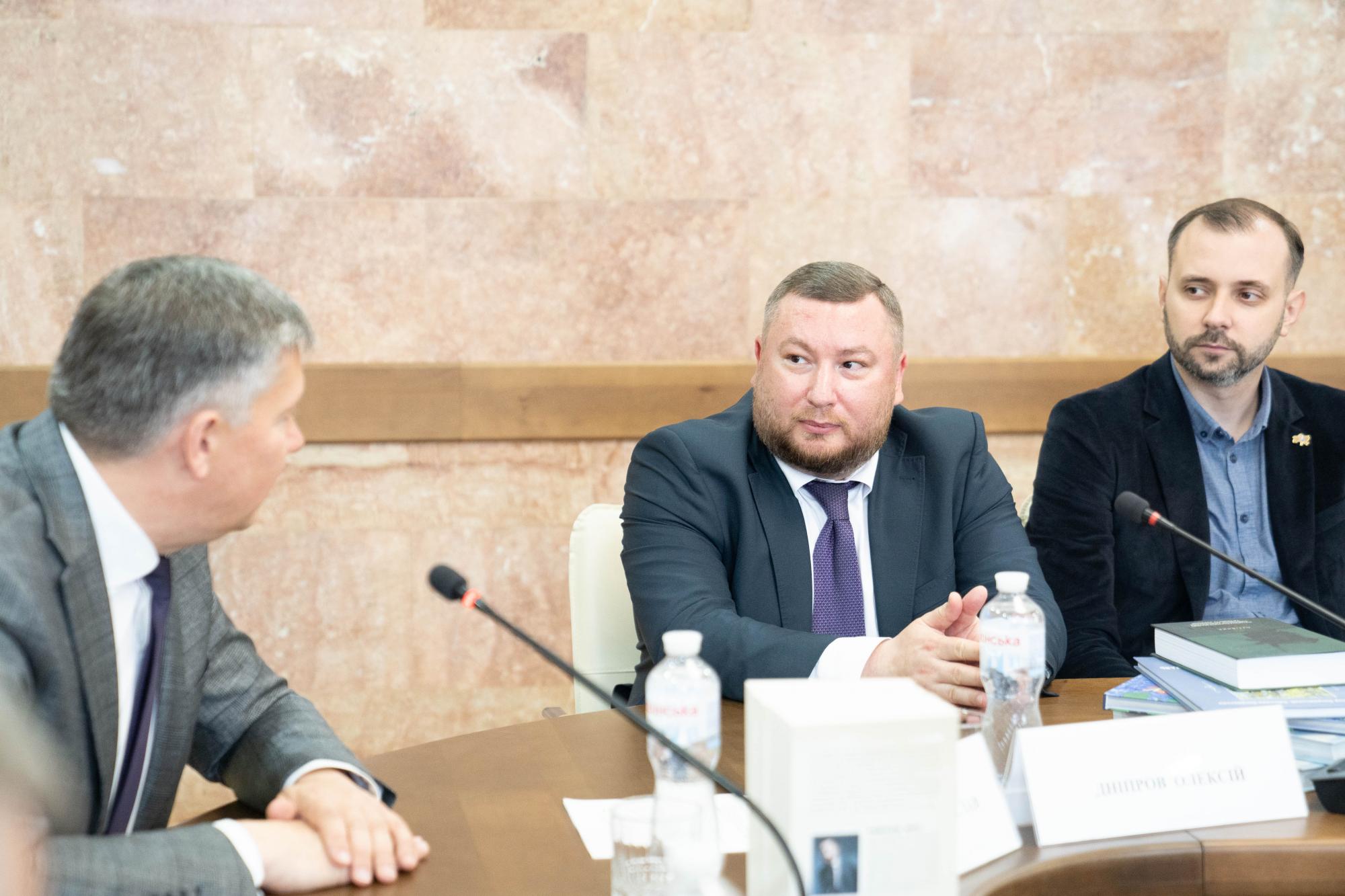 Книги из Европы – в Киеве. Украинские студенты получили тысячи экземпляров европейской литературы