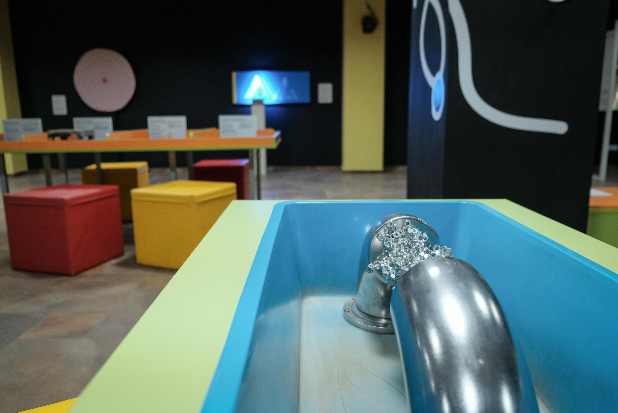 "Не можна не торкатися": як виглядає Музей науки в Чернівцях (фото)