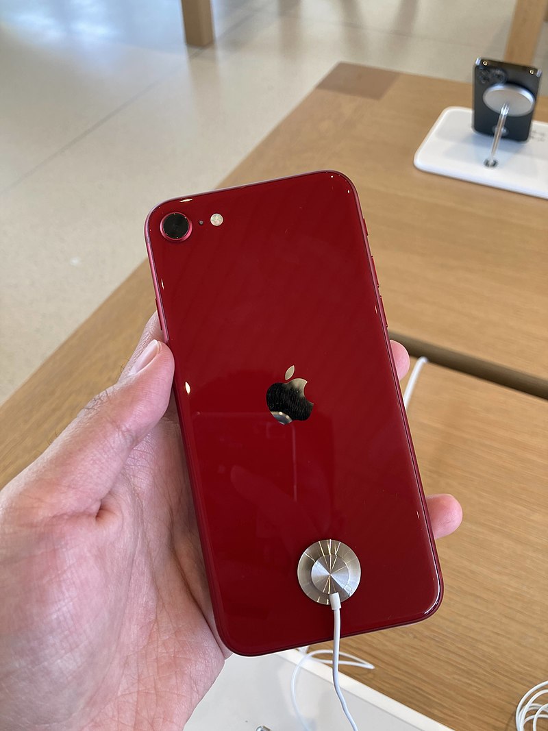 Еволюція iPhone: як змінювався "яблучний" смартфон з 2007 року до сьогодні