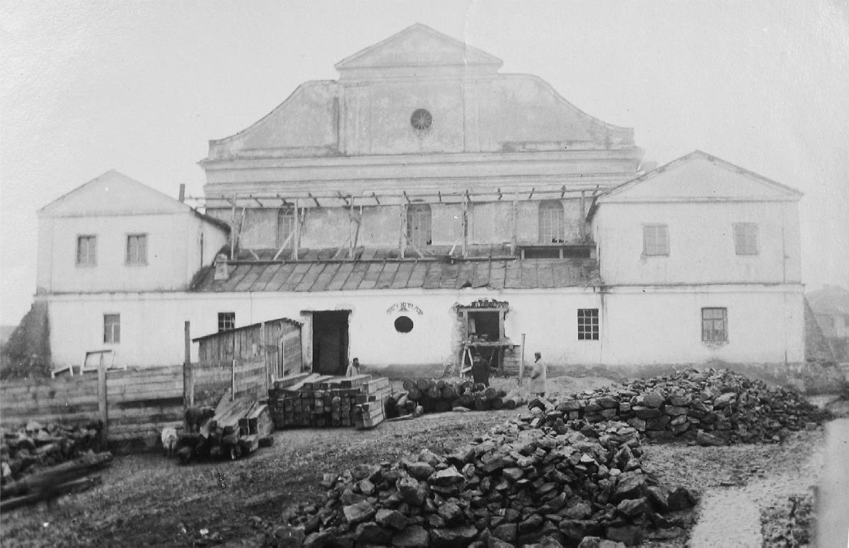 На Вінниччині знайшли унікальні єврейські фрески зі скрижалями, які хотіли знищити при СРСР