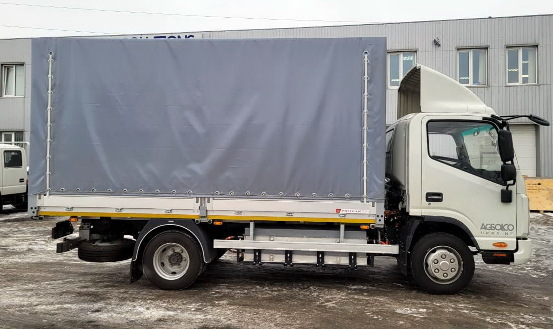 Доставка грузов на электротяге: в Украине продан первый электрический грузовик