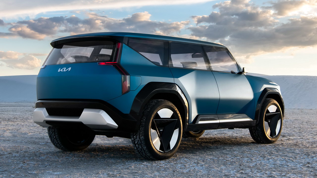 Зарядка за 20 мин и солнечная батарея на капоте: показан предвестник флагманского электрокроссовера Kia