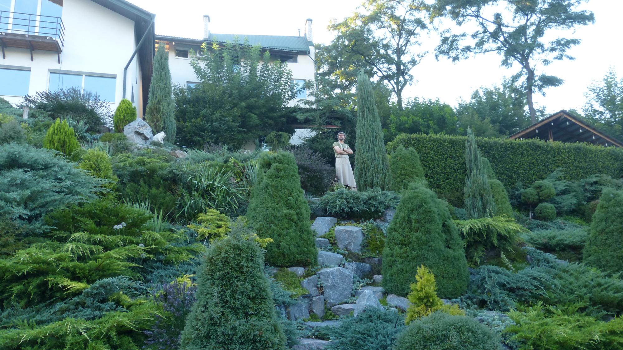 Краса з руїн. Як Сергій Горбань перетворив сміттєзвалище на сад прямо у центрі міста