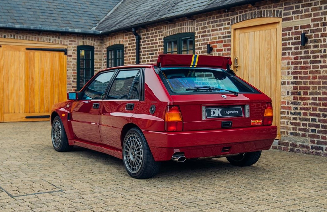 Інвестуйте в автомобілі: 27-річну Lancia Delta продають за неймовірні 300 тисяч доларів