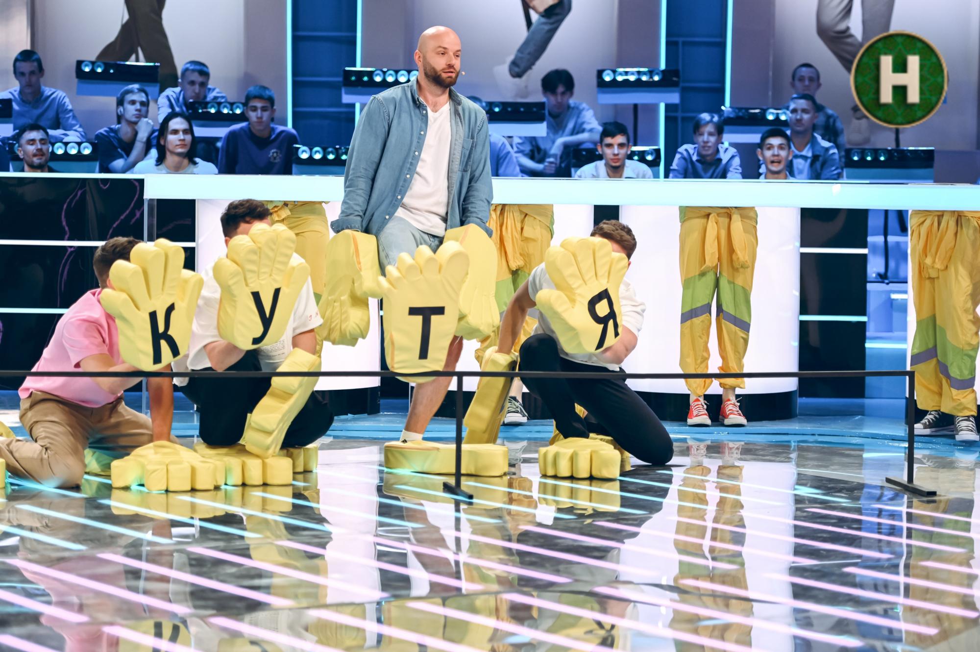 Скільки відсотків жінок фанатіють від Кирила Буданова? Цікаві статистичні факти із шоу "Хто зверху?"