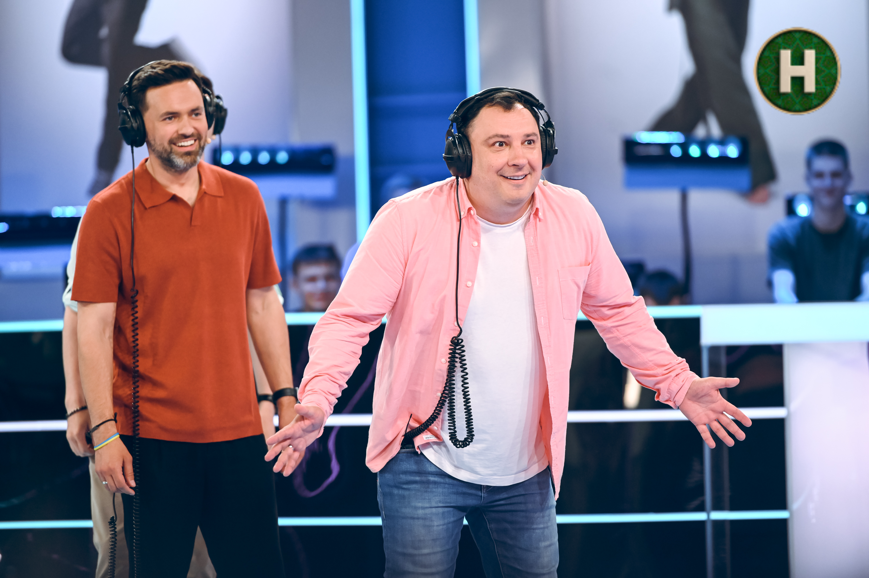 "Скільки чоловіків скаржаться друзям на своїх коханих?" Цікава статистика із шоу "Хто зверху?"