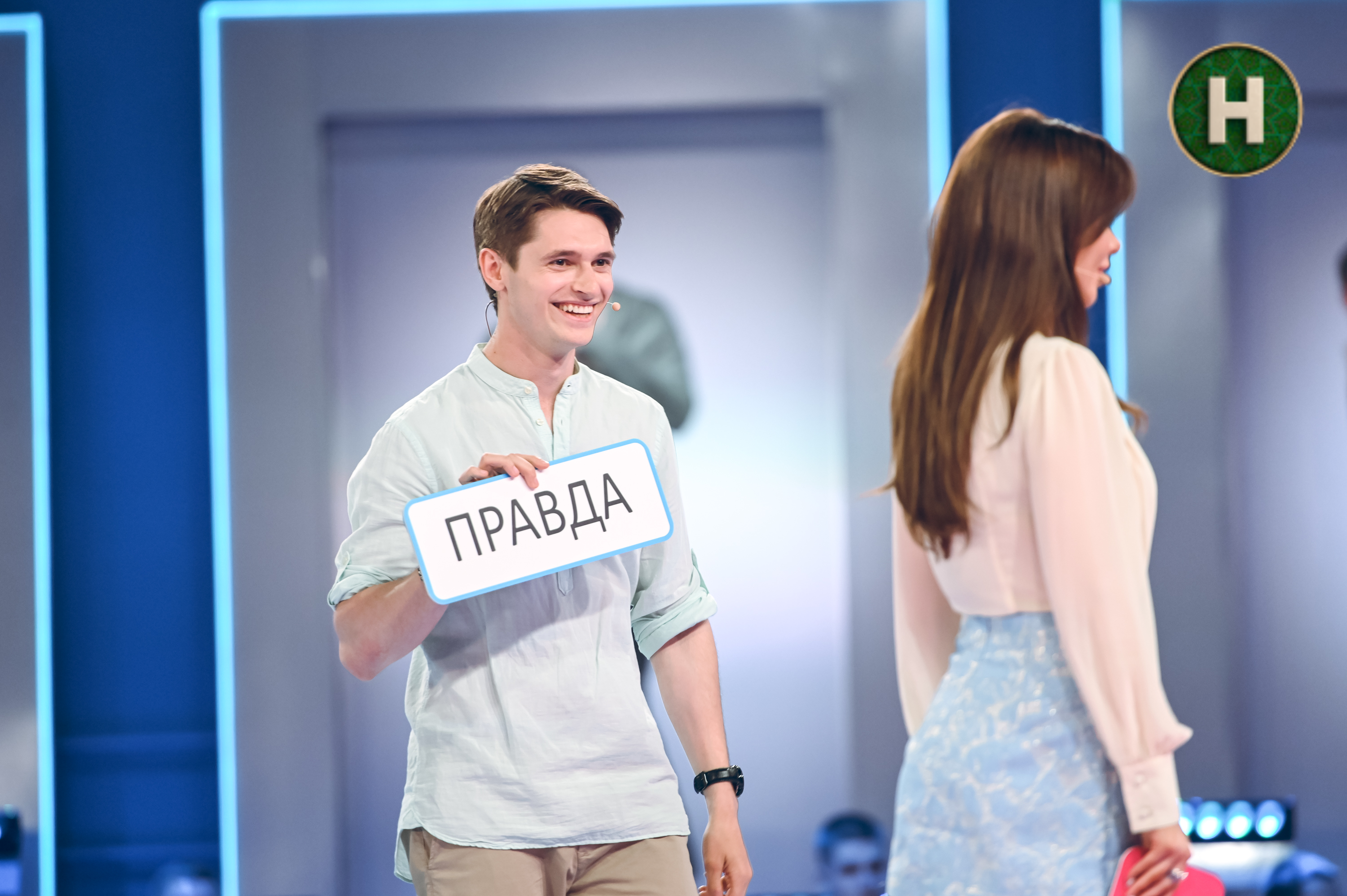 "Скільки чоловіків скаржаться друзям на своїх коханих?" Цікава статистика із шоу "Хто зверху?"