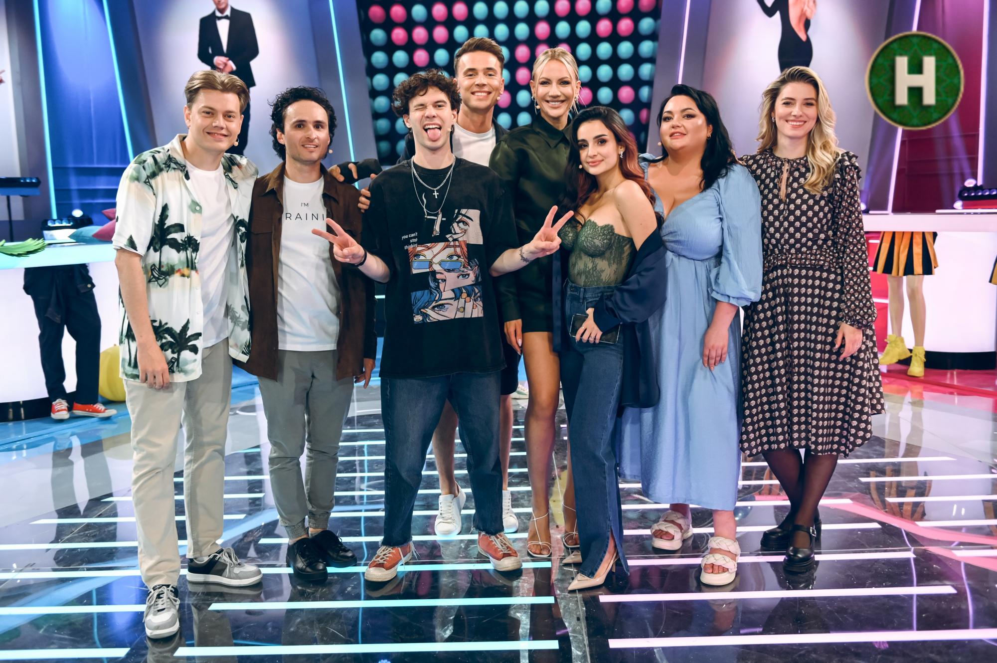 "Скільки чоловіків закохувались у свою викладачку?" Цікаві статистичні факти із шоу "Хто зверху?"