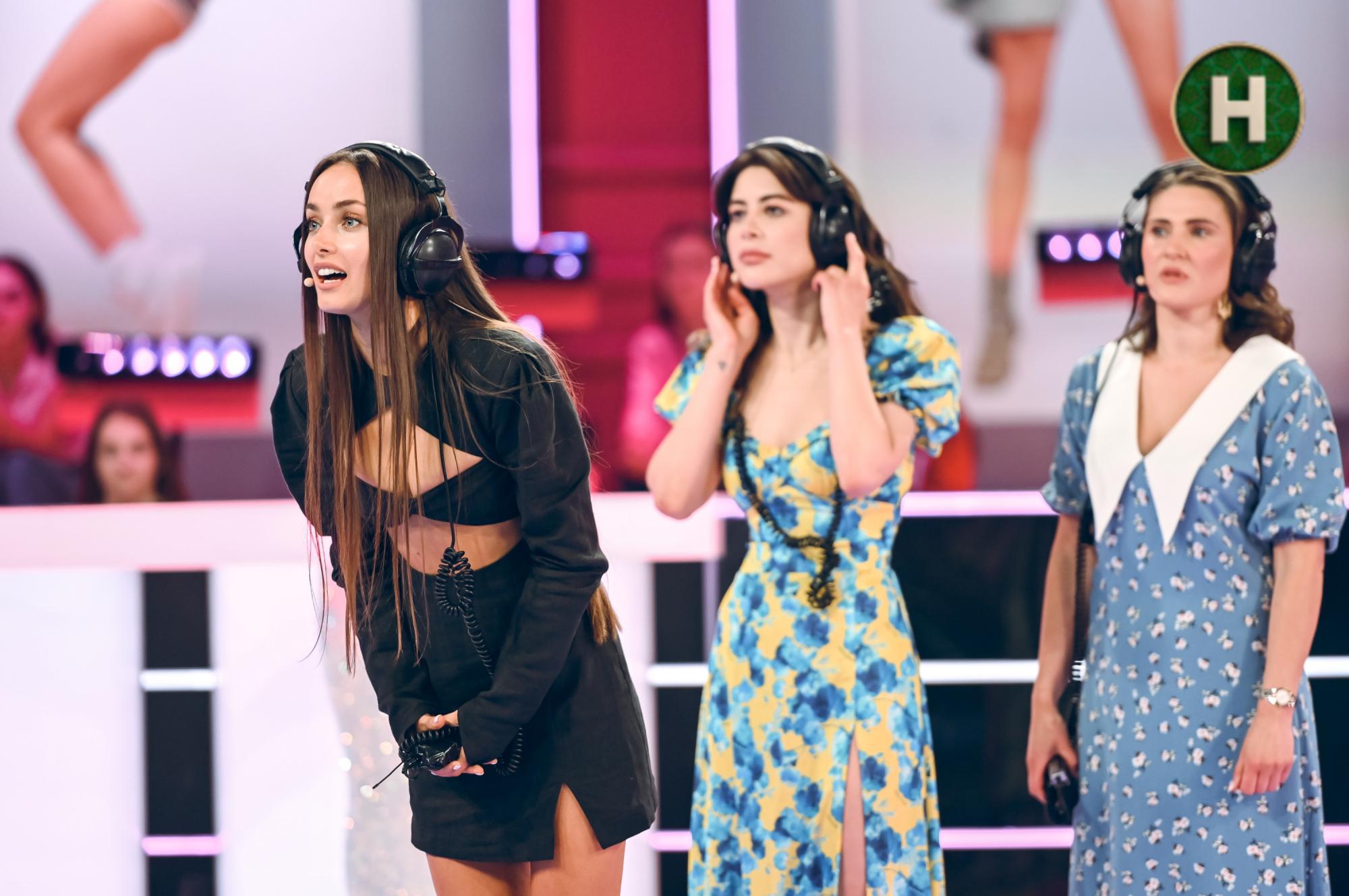 "Скільки відсотків жінок мають "краша" серед військових?" Цікаві статистичні факти із шоу "Хто зверху?"