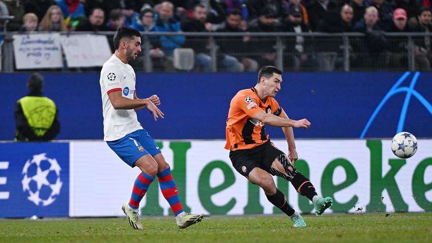 "Шахтар" із голом-красенем сенсаційно переграв "Барселону" в Лізі чемпіонів