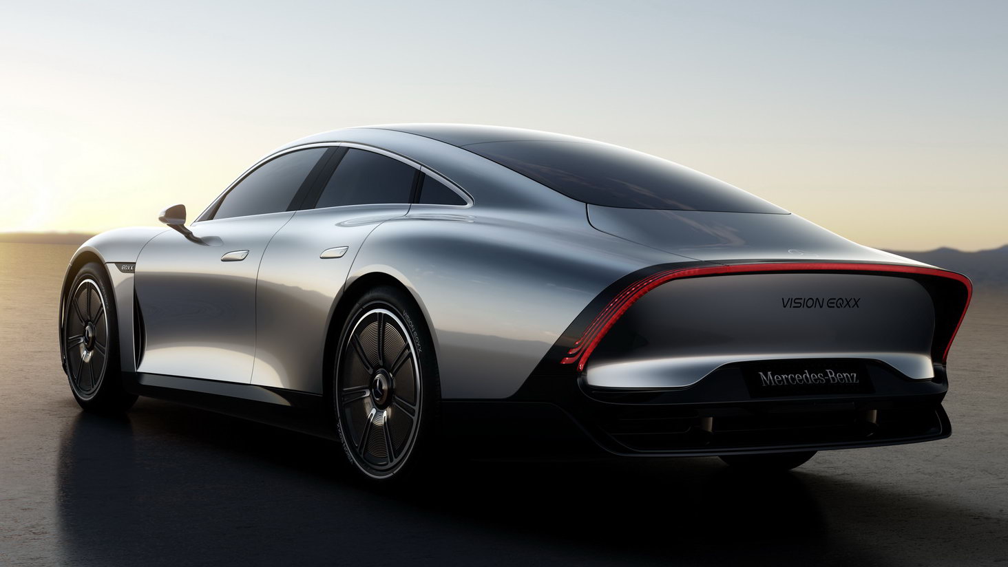 По дорозі Hyundai: Mercedes-Benz почне пропонувати сонячні панелі для своїх електромобілів