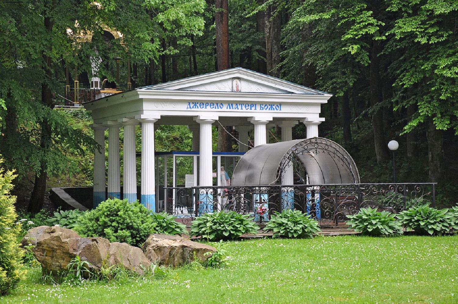 Творят чудеса с организмом: 4 лучших осенних курорта Украины для полного оздоровления