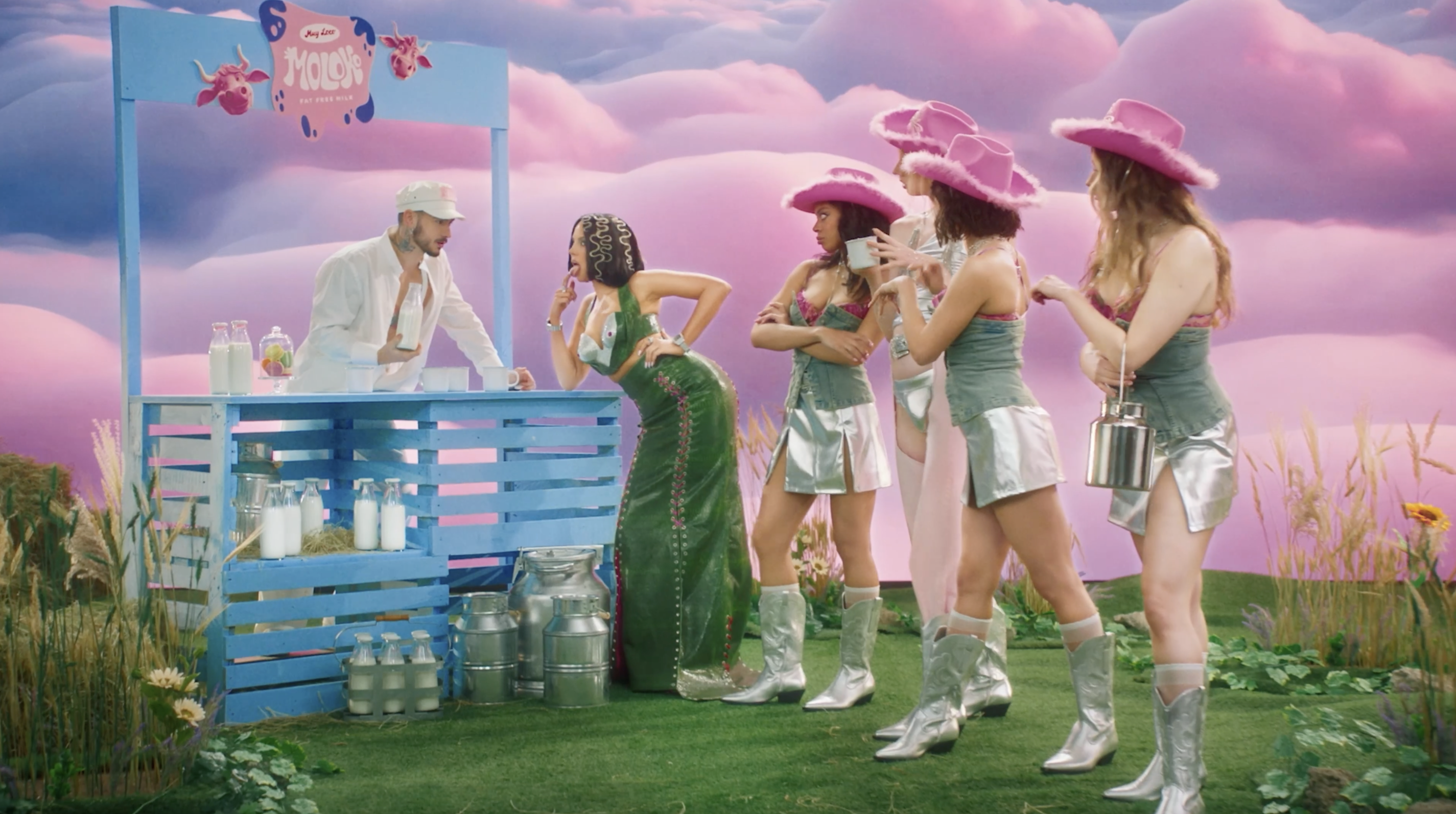 Настя Каменських підтвердила чутки про зв'язок із молодим співаком