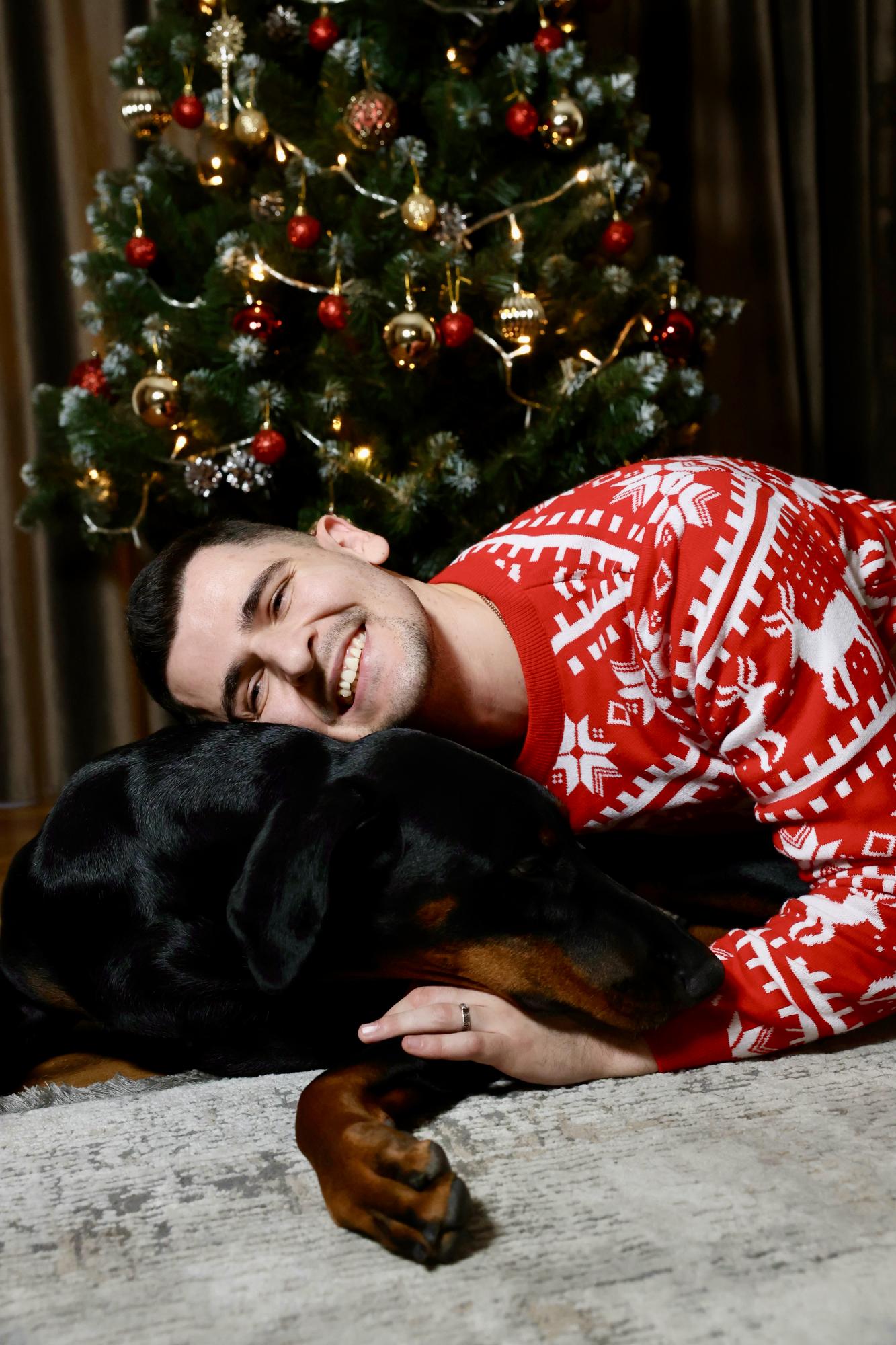 "Настануть світлі та мирні часи": Нікітюк, Сумська та інші зірки чуттєво вітають з Новим роком