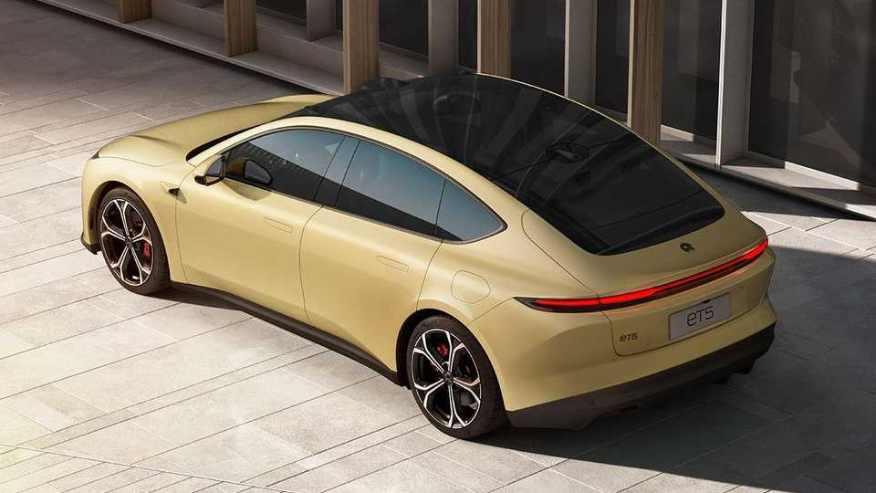 У бюджетного электрокара Tesla Model 3 появился роскошный конкурент из Китая