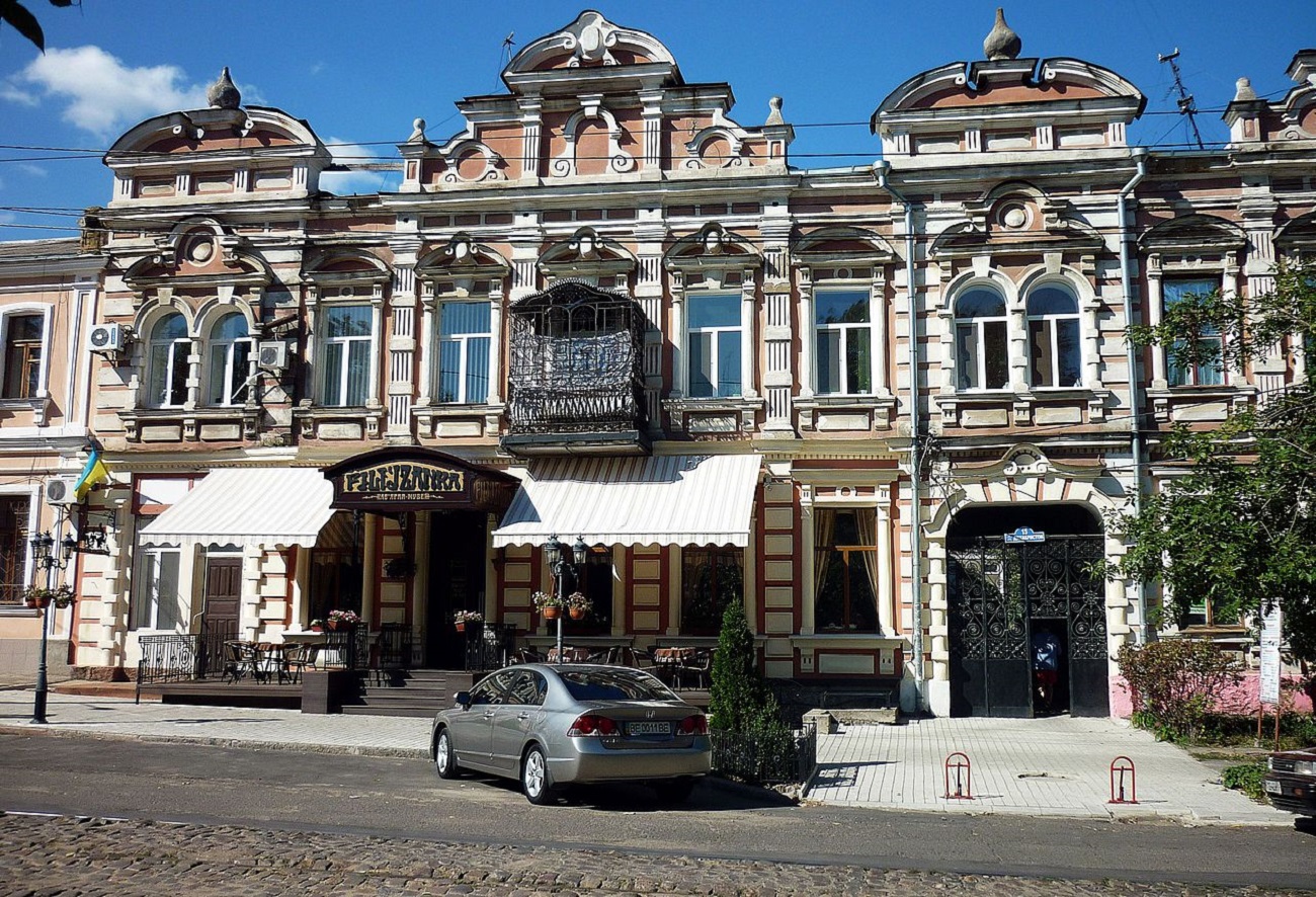 Не виходячи з дому. Як побувати на цікавих екскурсіях Україною онлайн