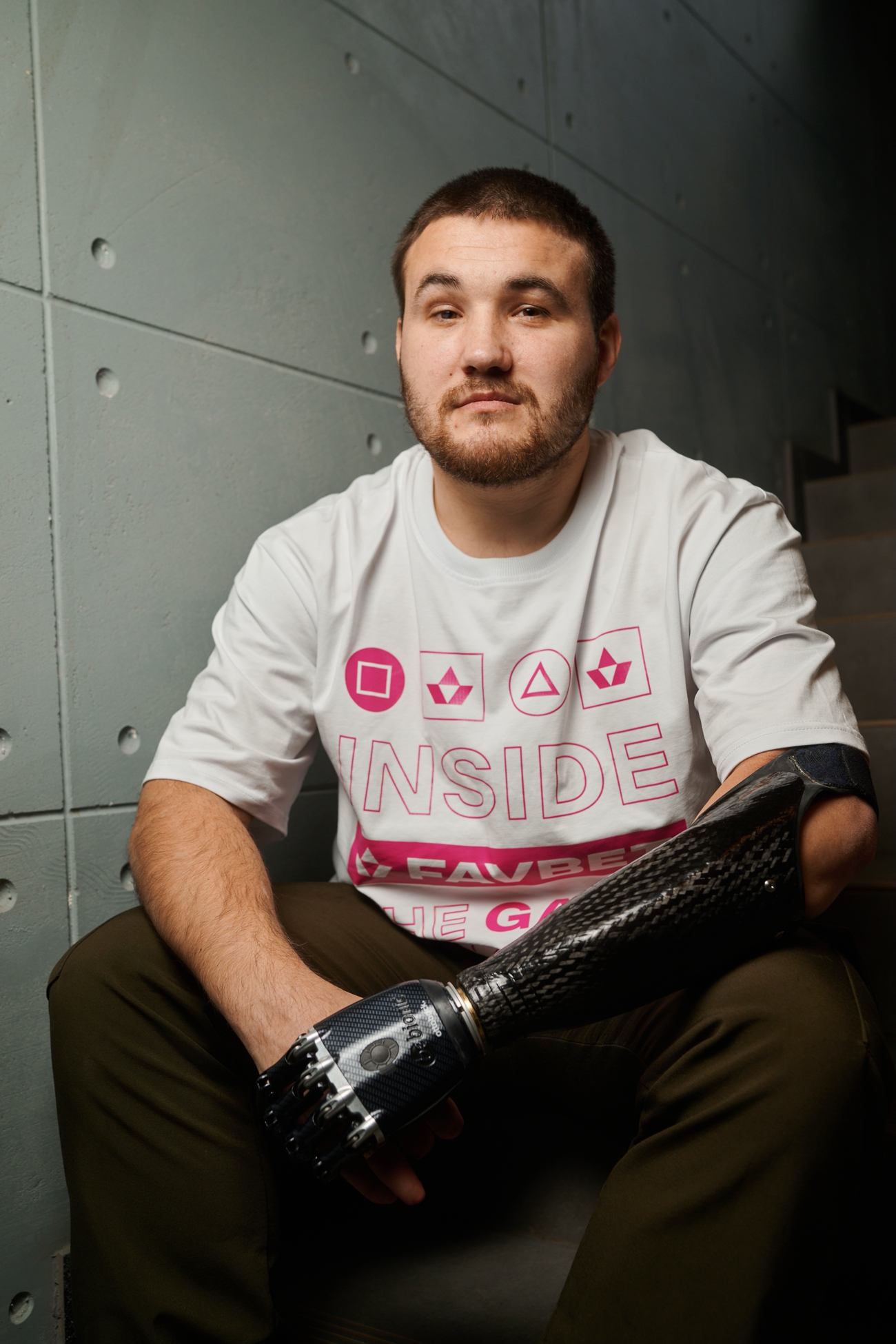 Акция "Киберпанк 2023" FAVBET помогла защитнику Бахмута получить современный бионический протез