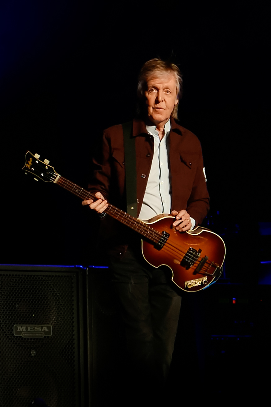 Не испорченные славой: 10 мировых звезд, которые в жизни поразили искренностью и добротой