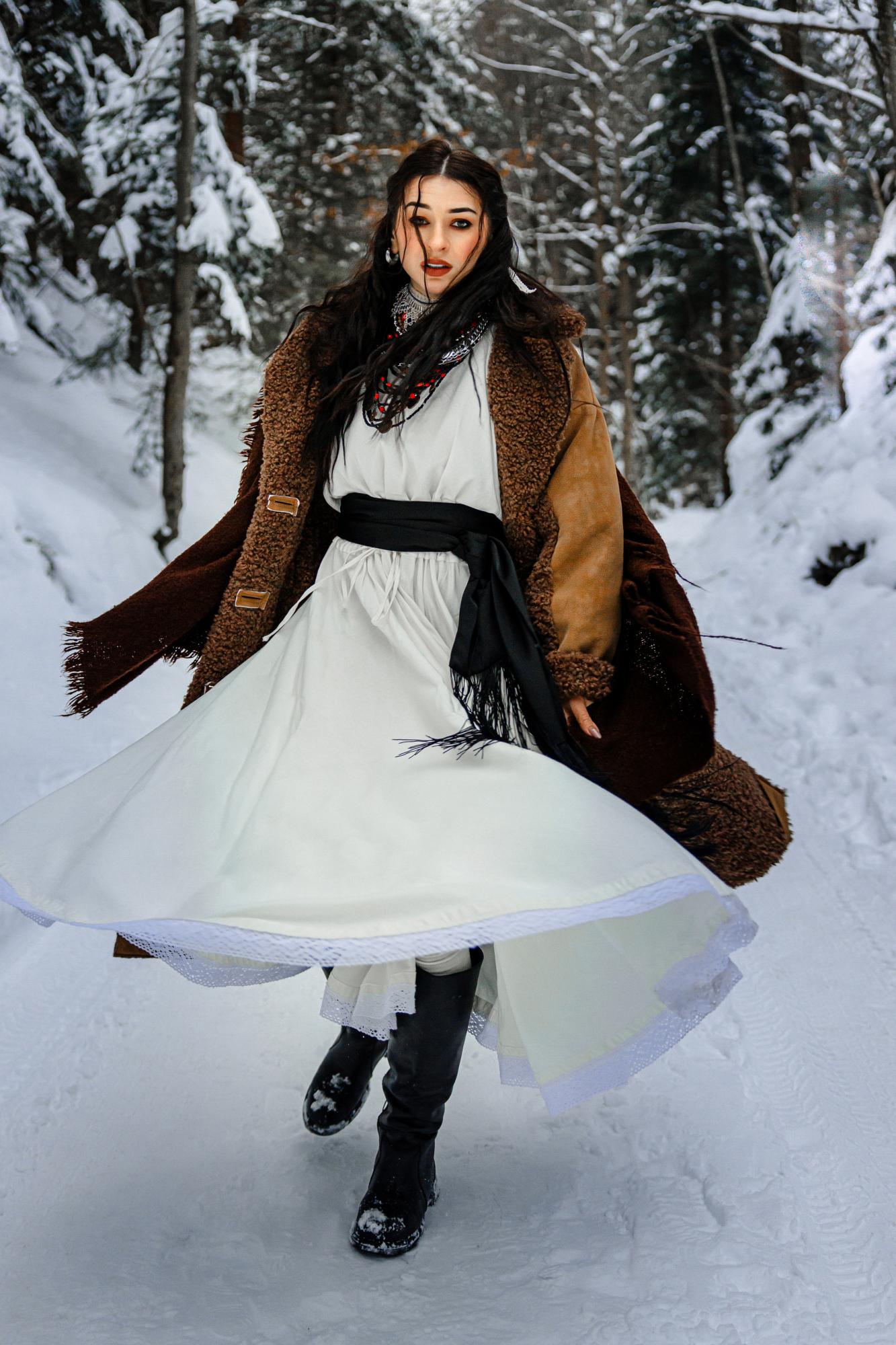 FIЇNKA заспівала про страх і шлях уперед у новому містичному треку "Серце гримит" (відео)