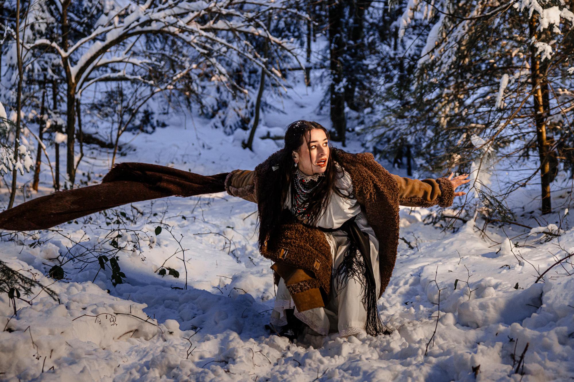 FIЇNKA заспівала про страх і шлях уперед у новому містичному треку "Серце гримит" (відео)