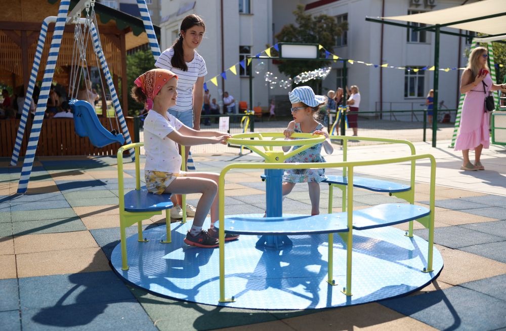 У Львові збудували унікальний парк розваг для дітей з інвалідністю: як він виглядає