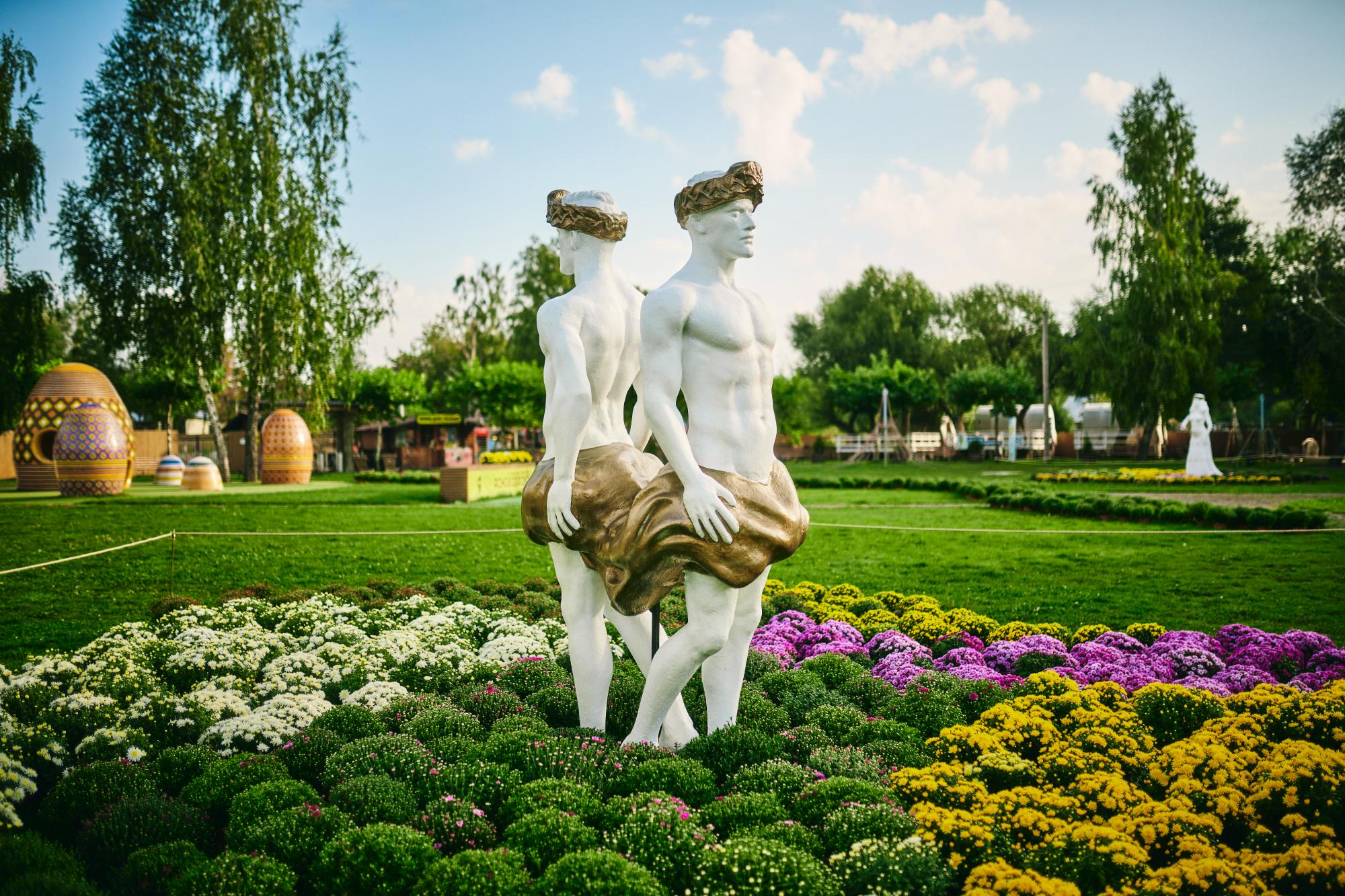 Під Києвом відкрилася фантастична виставка квітів: як туди потрапити з сім'єю