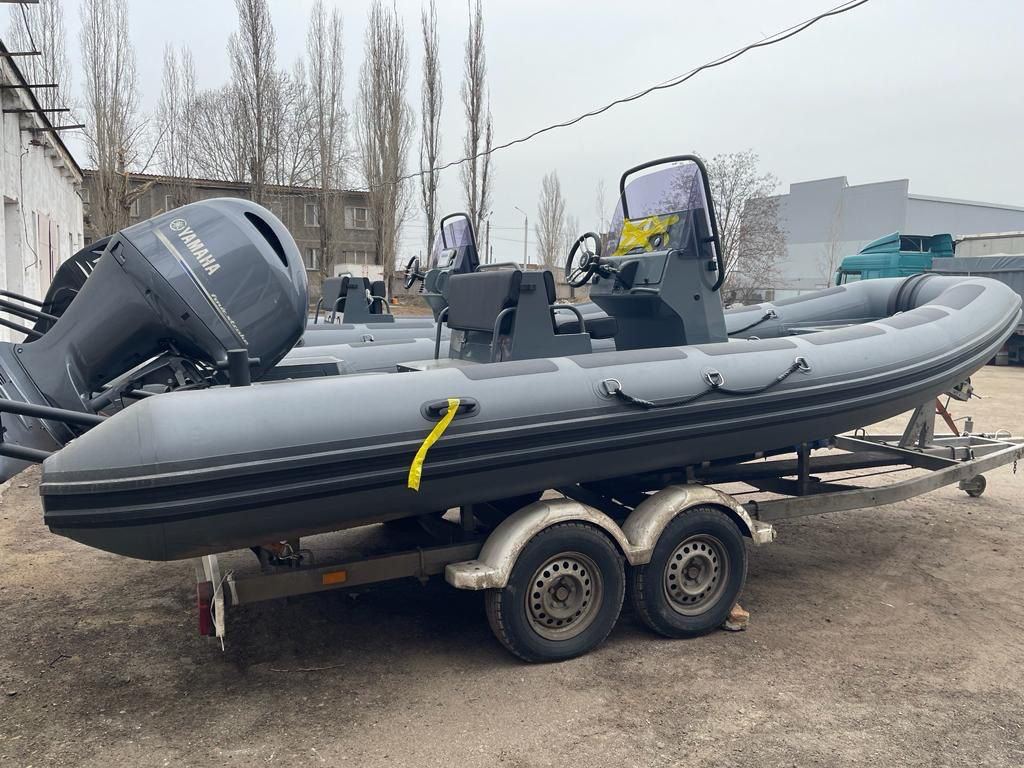 Волонтери передали прикордонникам у Херсонській області два десантні човни