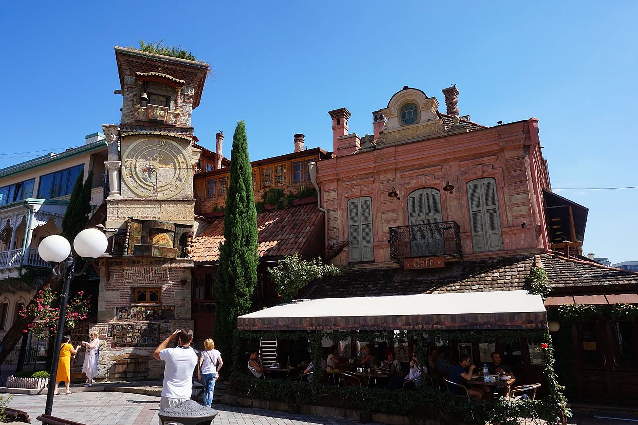 Гостинне гірське Тбілісі: чим дивує туристів грузинська столиця