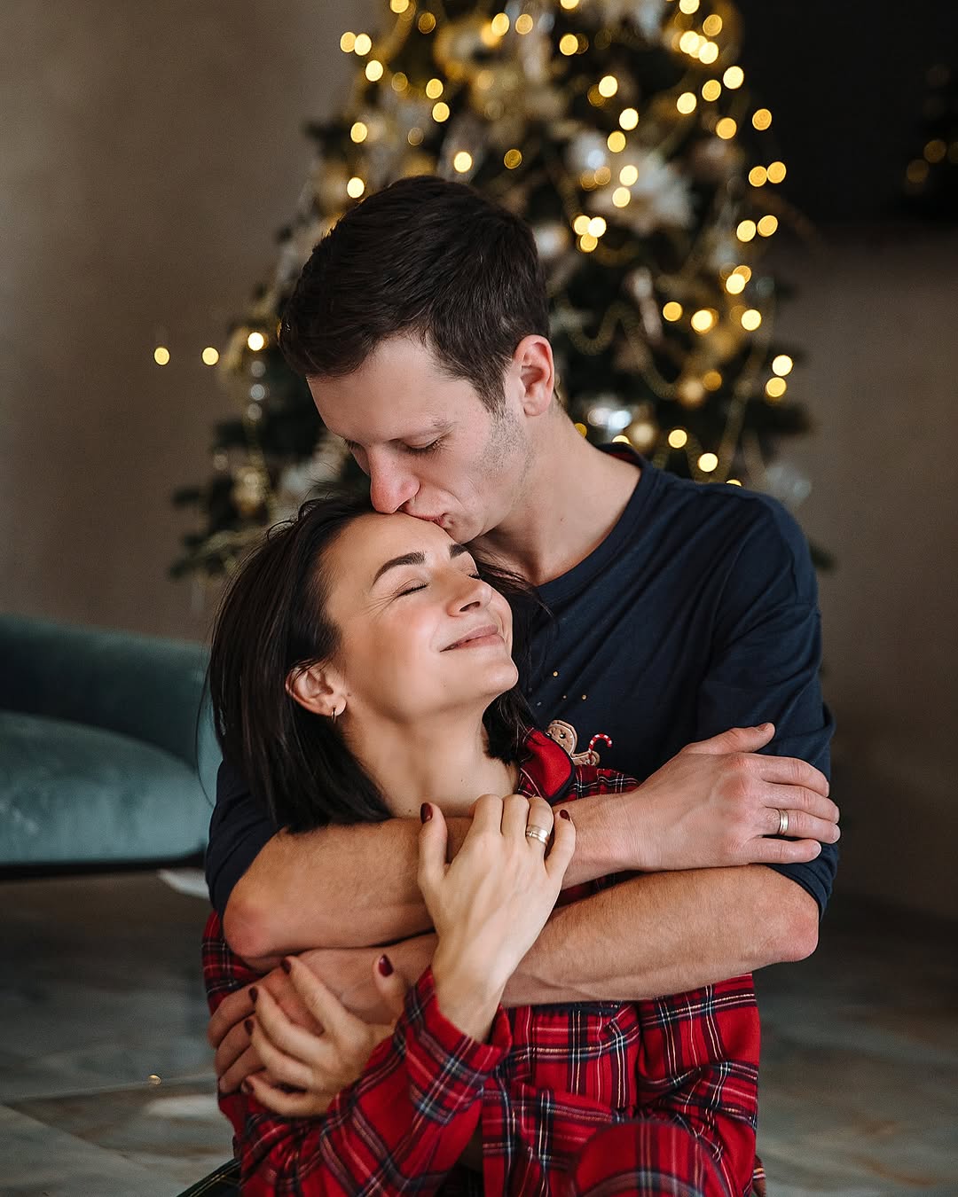 "Миру нам усім". Осадча, Сумська та інші зірки зворушливо привітали українців із Різдвом