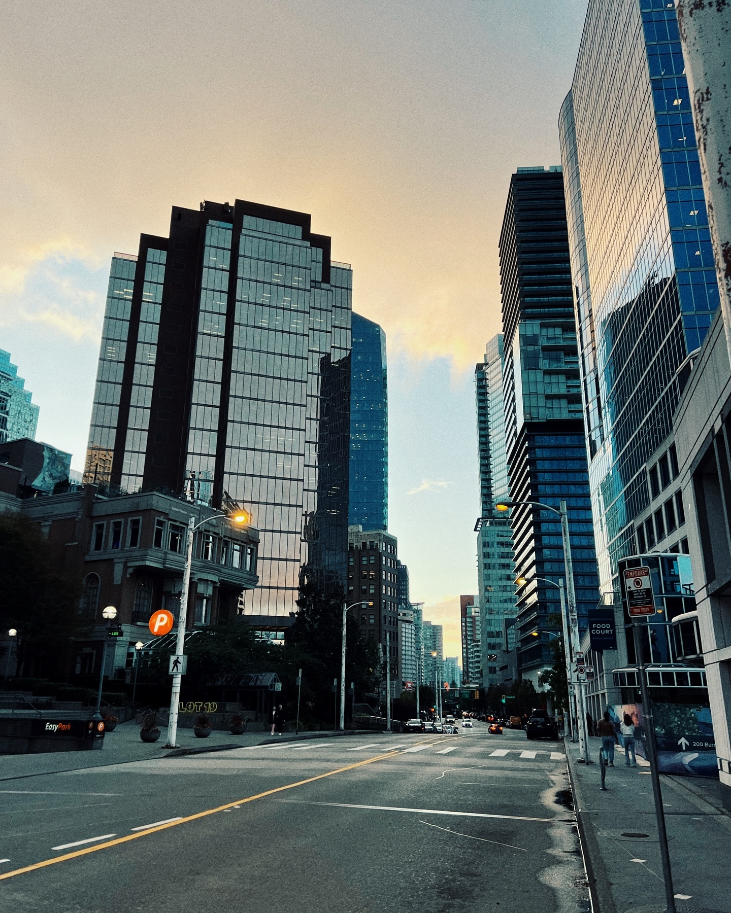 Муж Саниной впервые за долгое время вышел на связь и показал, в какой стране находится