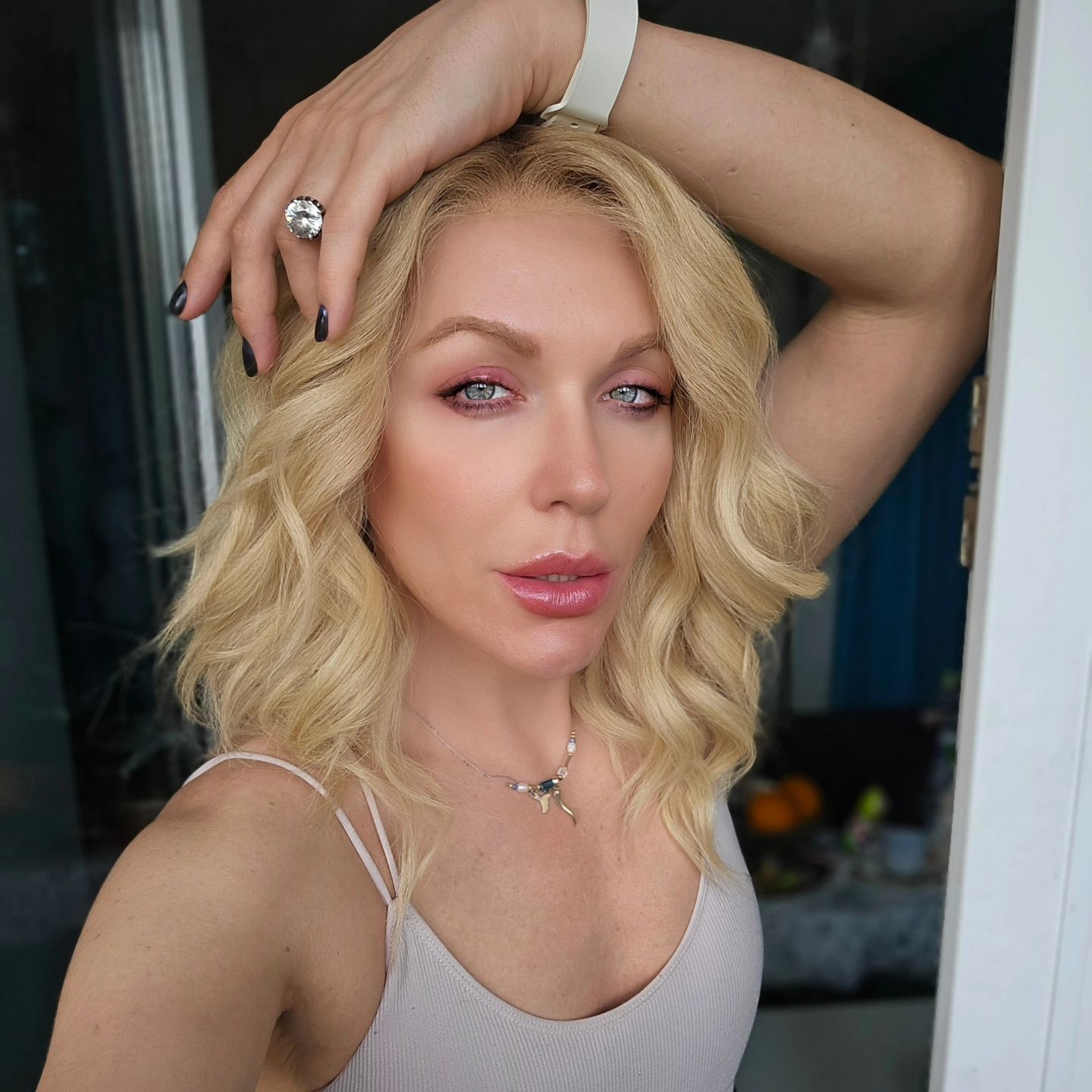 46-річна блогерка Монро відповіла на чутки про народження сина