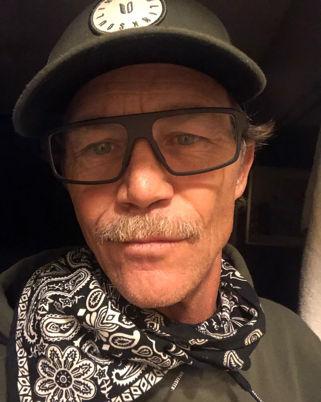 Який сьогодні вигляд має зірка серіалу "Всі жінки - відьми" Браян Краузе - йому вже за 50